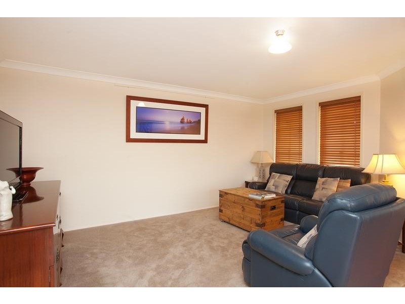 5 Fitzgibbon Place, Kurri Kurri NSW 2327