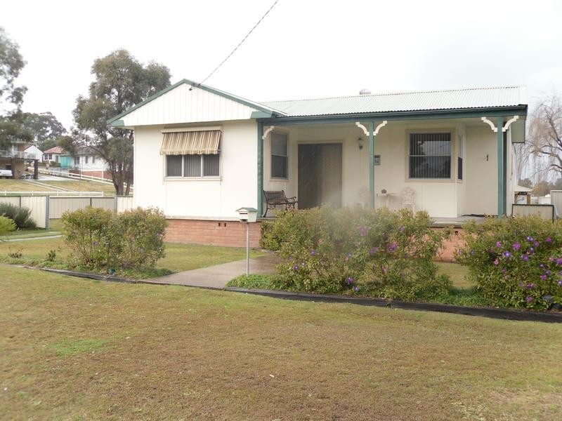 14 Dixon Street, Cessnock NSW 2325