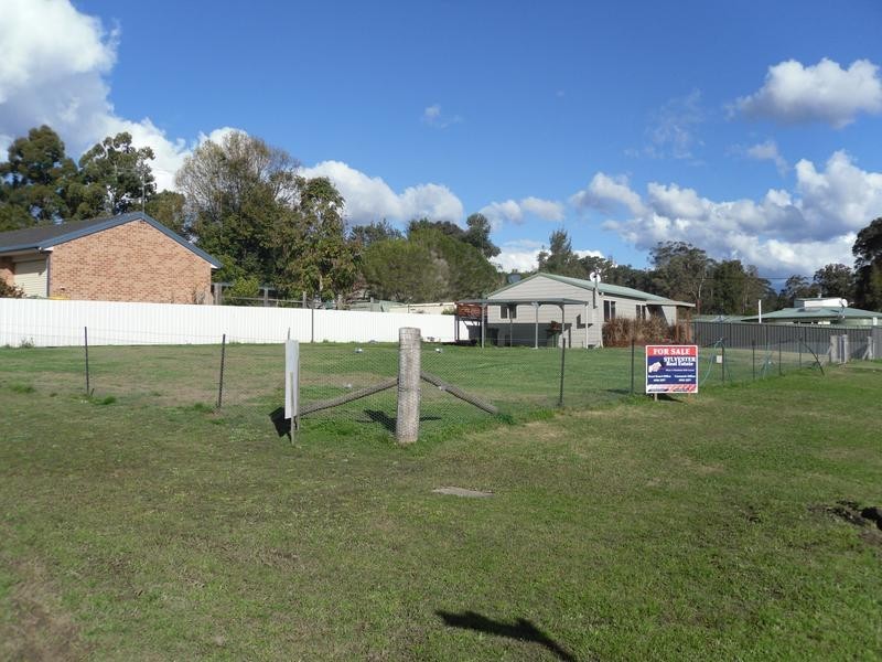 2 Stuart Street, Abernethy NSW 2325