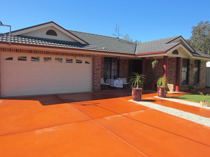 13 Hamilton Street, Abernethy NSW 2325