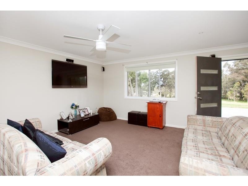 6 Tunnel Road, Cessnock NSW 2325