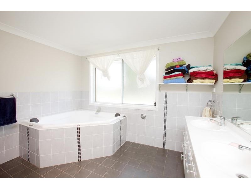 6 Tunnel Road, Cessnock NSW 2325