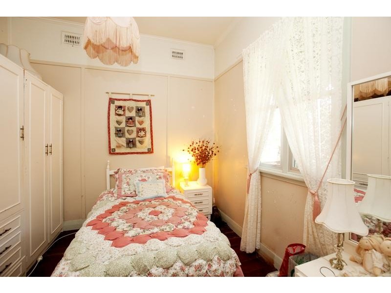 37 Maitland Street, Kurri Kurri NSW 2327