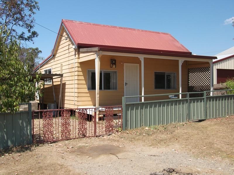 54 Barton St, Kurri Kurri NSW 2327