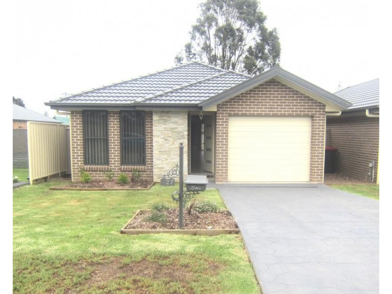 27 Connel Drive, Heddon Greta NSW 2321
