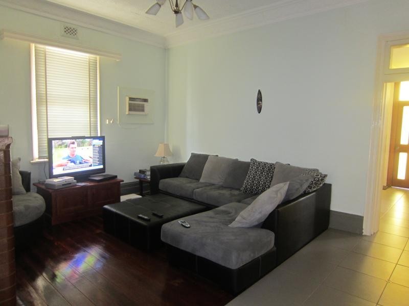 38 Third Street, Weston NSW 2326