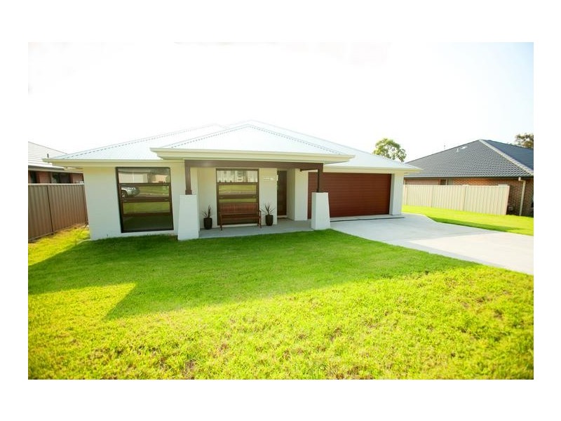 35 Ashton Drive, Heddon Greta NSW 2321