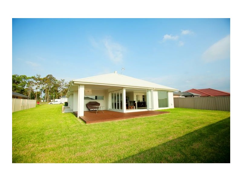 35 Ashton Drive, Heddon Greta NSW 2321