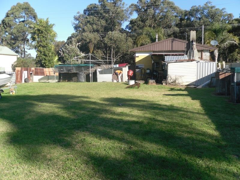 105 Cessnock Rd, Abermain NSW 2326