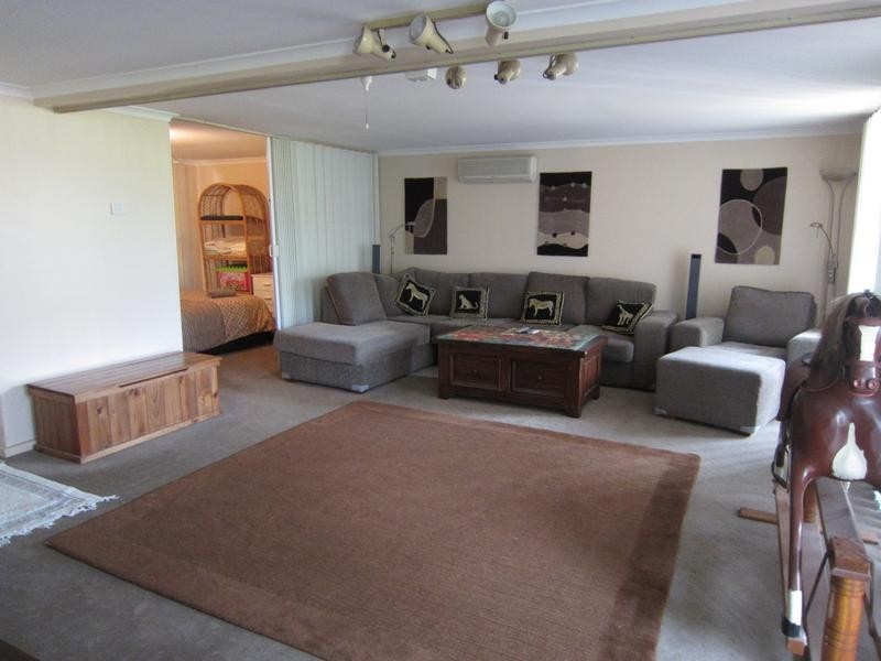 13 Butler Parade, Kurri Kurri NSW 2327