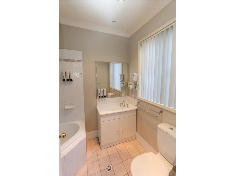 73 – 74/73 – 74 Cnr Broke Rd & McDonalds Rd, Pokolbin NSW 2320