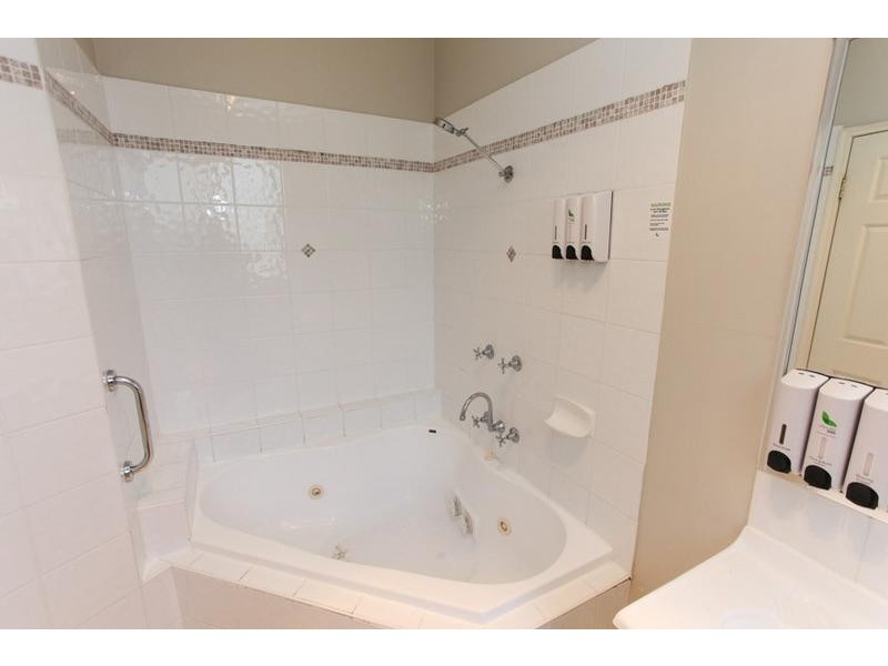 73 – 74/73 – 74 Cnr Broke Rd & McDonalds Rd, Pokolbin NSW 2320