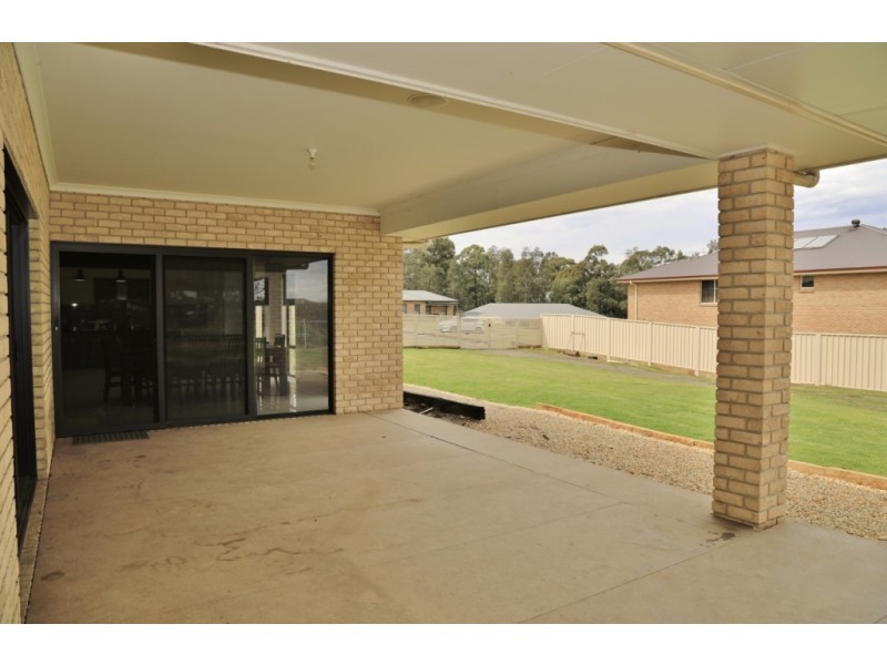 10 Kookaburra Close, Weston NSW 2326