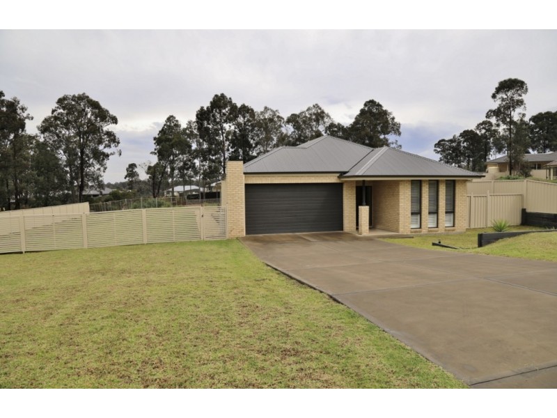 10 Kookaburra Close, Weston NSW 2326