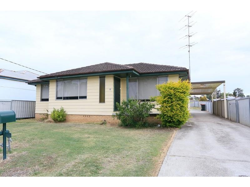 72 Deakin Street, Kurri Kurri NSW 2327
