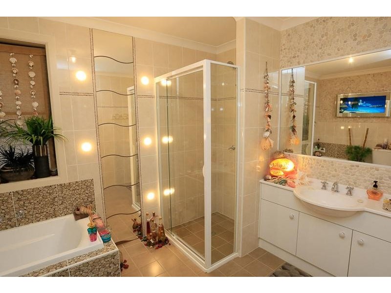 1 Silverstem Lane, Weston NSW 2326