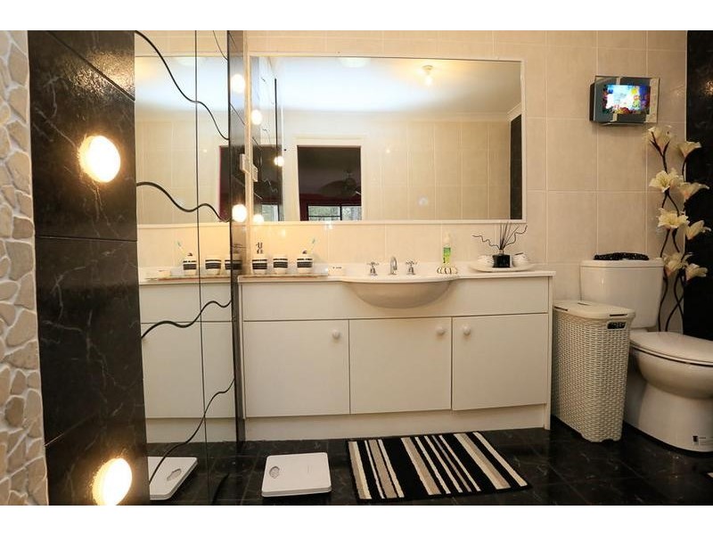 1 Silverstem Lane, Weston NSW 2326