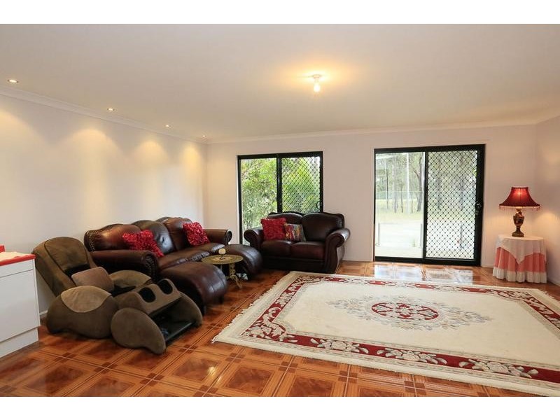1 Silverstem Lane, Weston NSW 2326