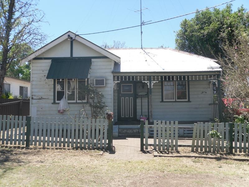 4 Foster Street, Cessnock NSW 2325