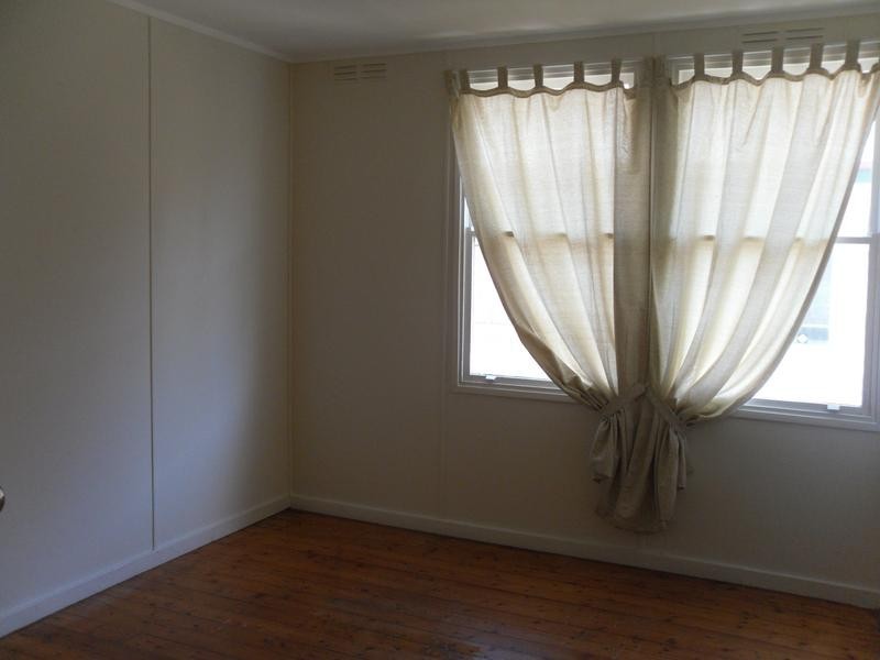 11 Charles Street, Abermain NSW 2326