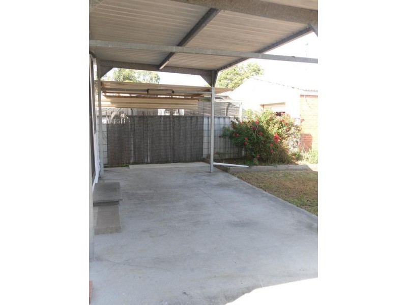 11 Charles Street, Abermain NSW 2326