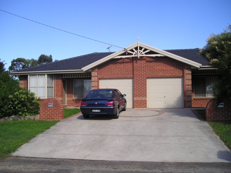 1 & 2/4 John Street, Cessnock NSW 2325