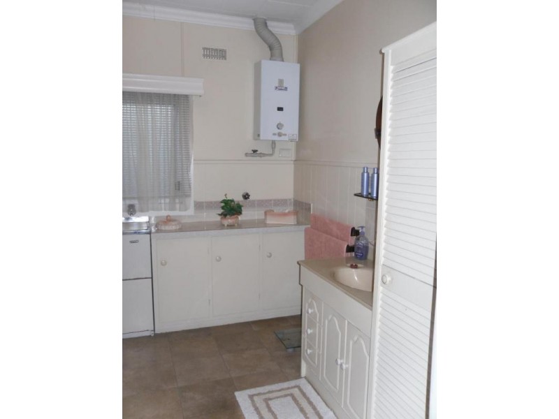 6 Third Street, Weston NSW 2326