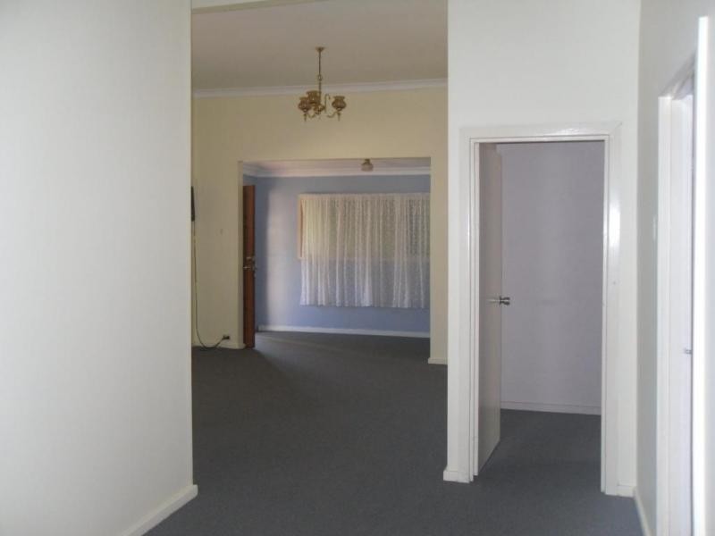 2 Elizabeth Street, Abermain NSW 2326