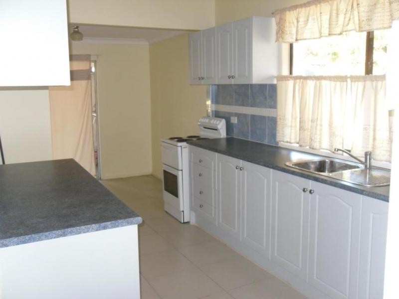 2 Elizabeth Street, Abermain NSW 2326