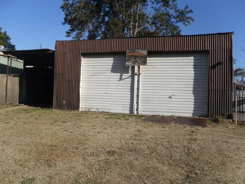 2 Elizabeth Street, Abermain NSW 2326