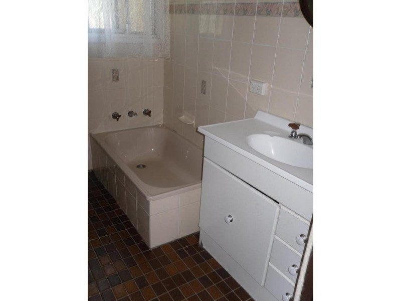 2 Neath Street, Pelaw Main NSW 2327
