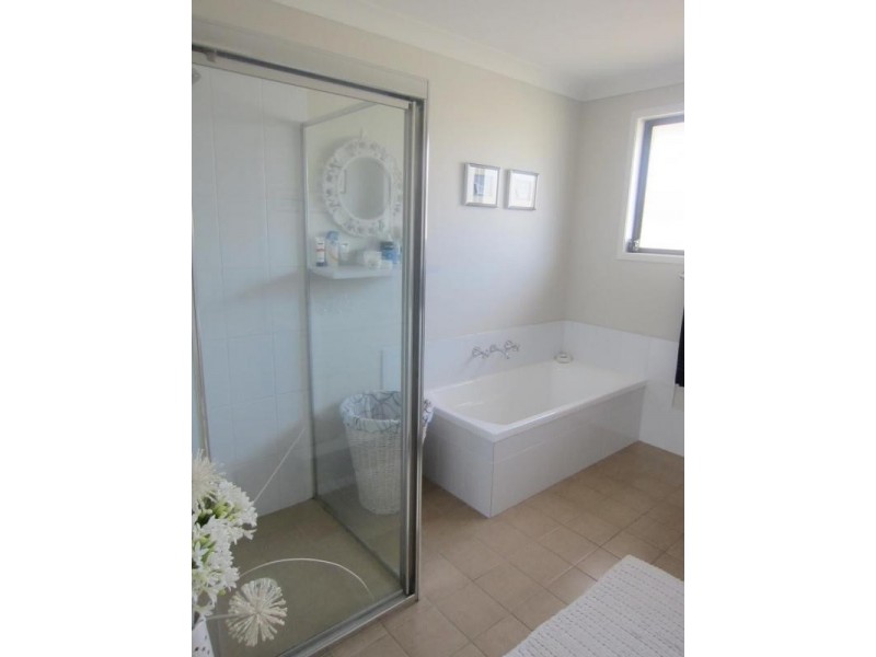 90 Main Road, Heddon Greta NSW 2321