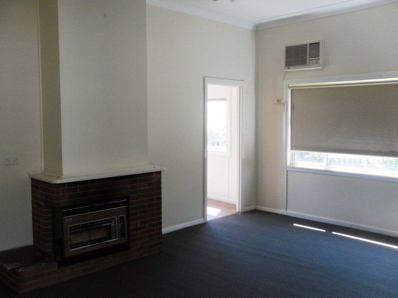 24 Wollombi Road, Cessnock NSW 2325