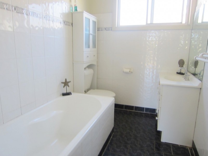 8 Goulburn Street, Abermain NSW 2326