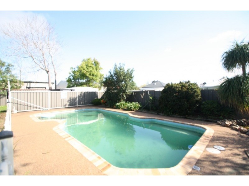 43 First Street, Weston NSW 2326