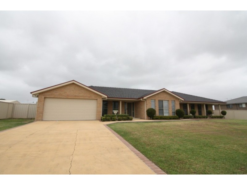 92 Forbes Crescent, Cliftleigh NSW 2321