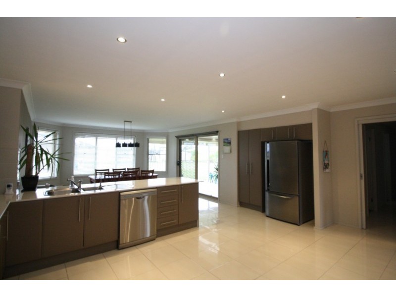 92 Forbes Crescent, Cliftleigh NSW 2321