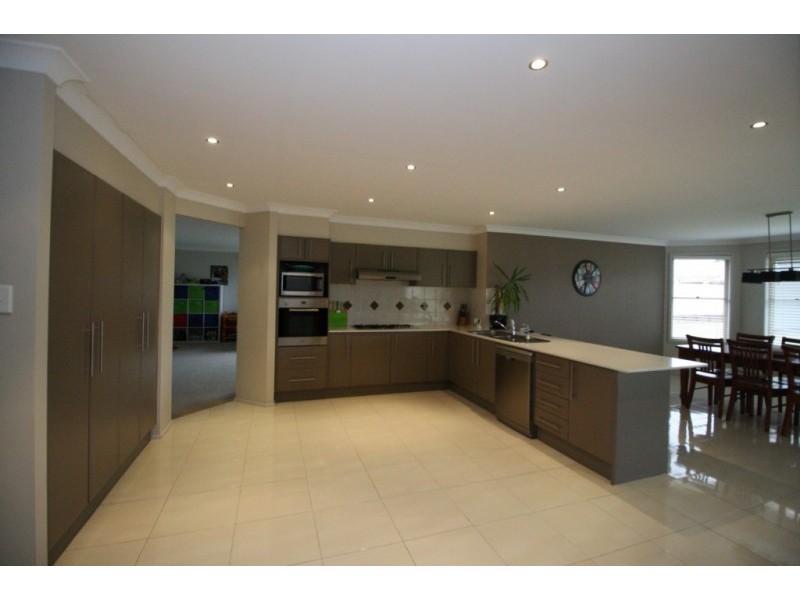 92 Forbes Crescent, Cliftleigh NSW 2321