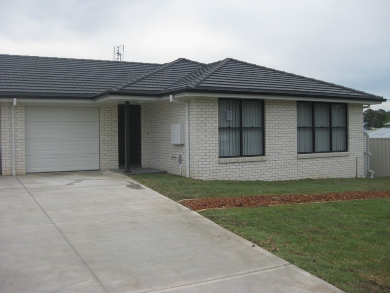 2/1B Bellbird Street, Pelaw Main NSW 2327