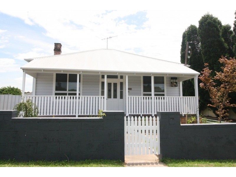 21 Eighth St, Weston NSW 2326