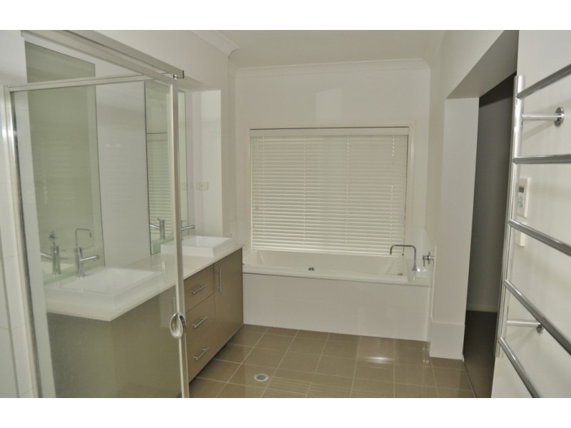 37 Forbes Crescent, Heddon Greta NSW 2321