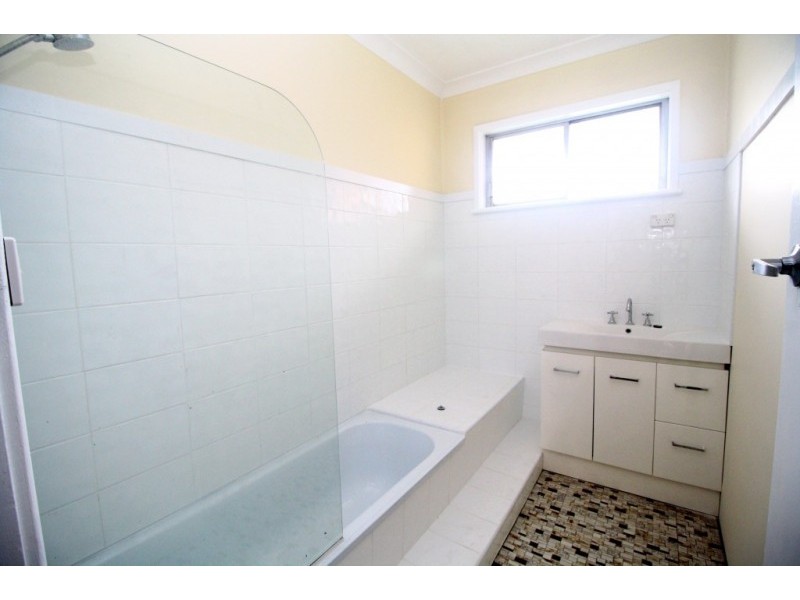 15 Railway Street, Kurri Kurri NSW 2327