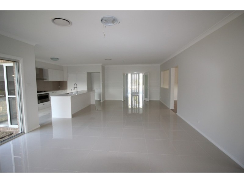 16A Woodlands Drive, Weston NSW 2326