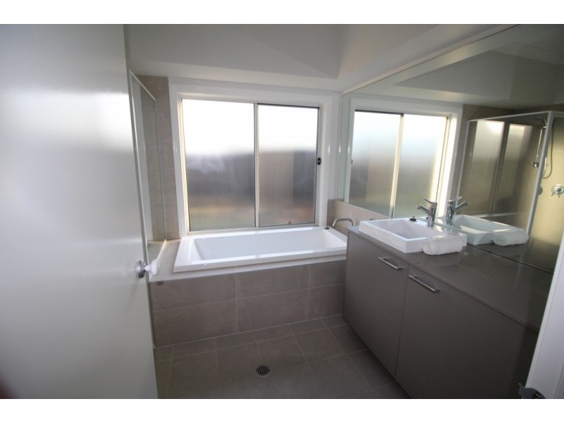 16A Woodlands Drive, Weston NSW 2326