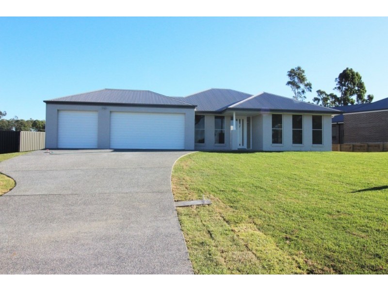 16A Woodlands Drive, Weston NSW 2326