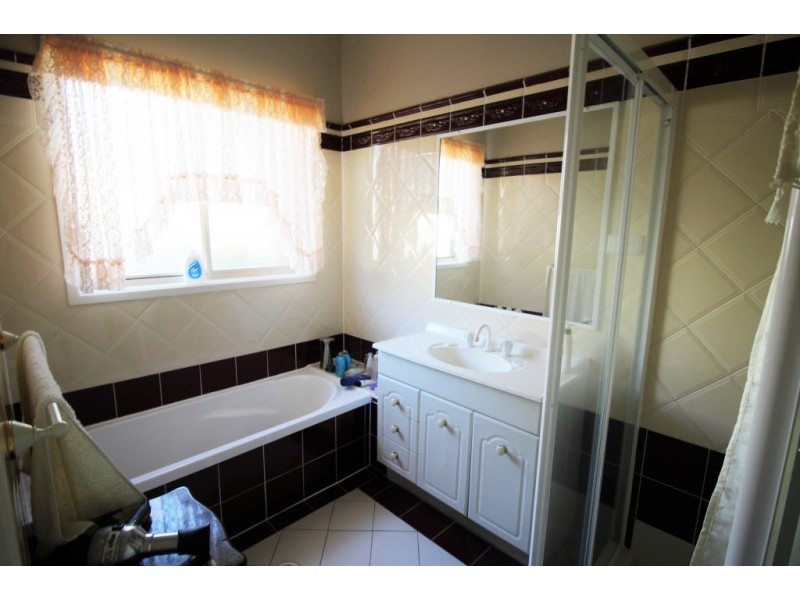 1 & 2/4 John Street, Cessnock NSW 2325