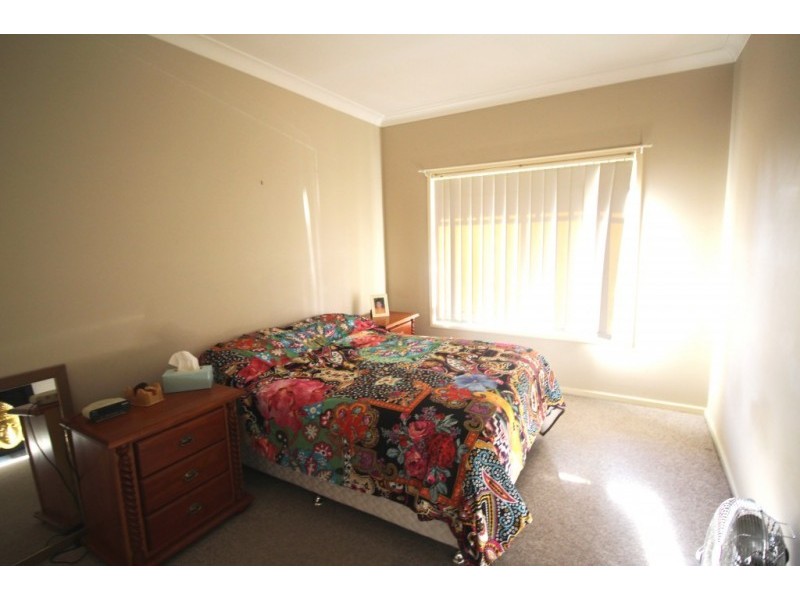 1 & 2/4 John Street, Cessnock NSW 2325