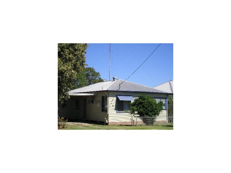 8 Barrett Avenue, Cessnock NSW 2325
