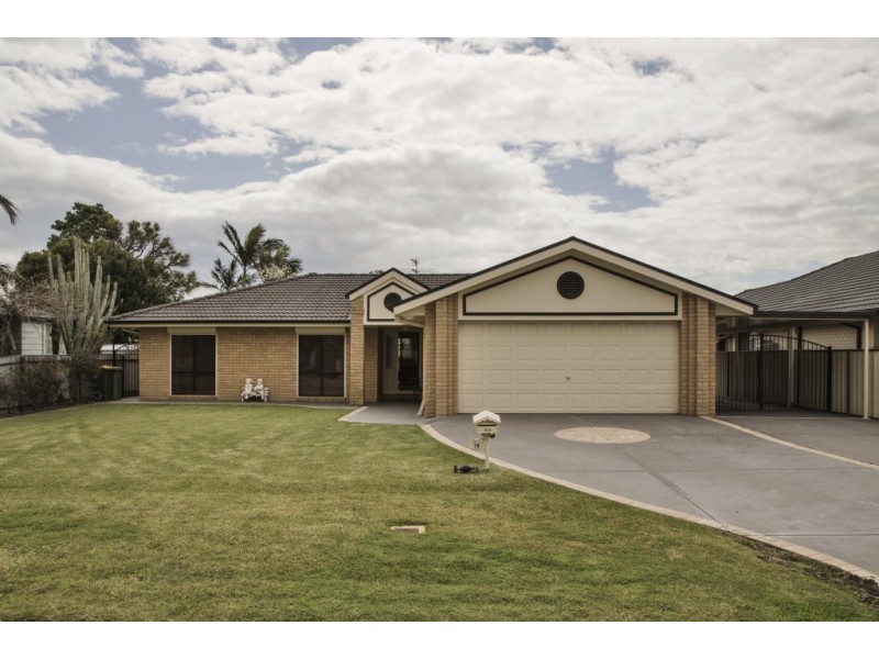 19 Main Road, Heddon Greta NSW 2321