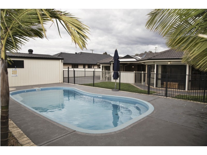 19 Main Road, Heddon Greta NSW 2321